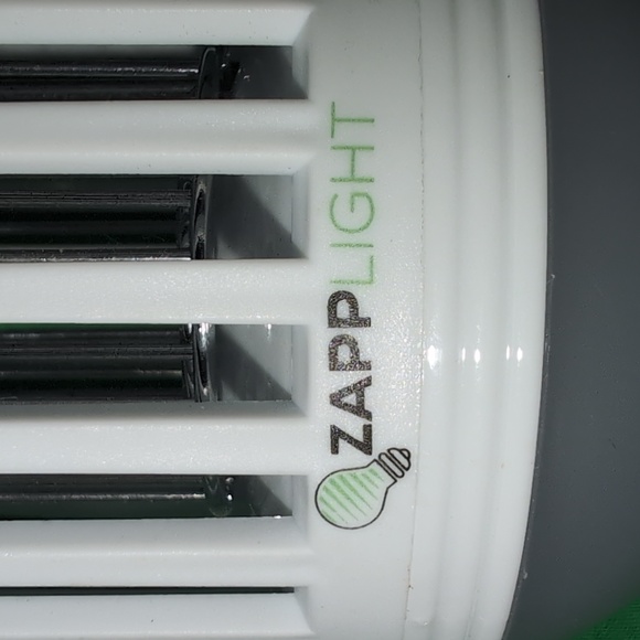 Zapp Light Bug Zapper Outdoor Light Bulb - Picture 2 of 4